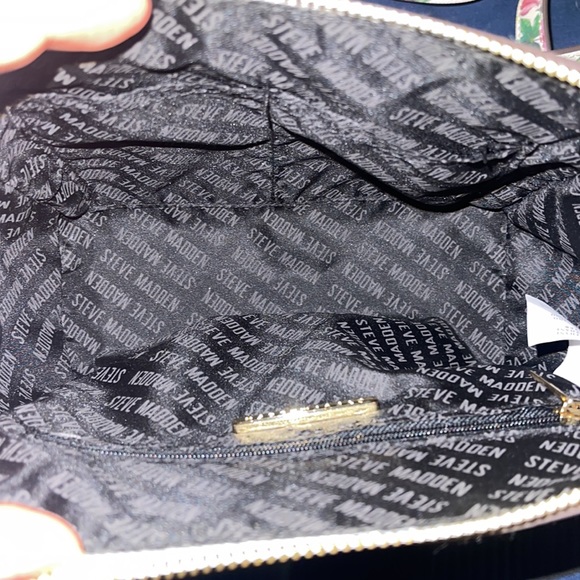 Steve Madden floral purse. Adjustable straps. - Picture 4 of 5